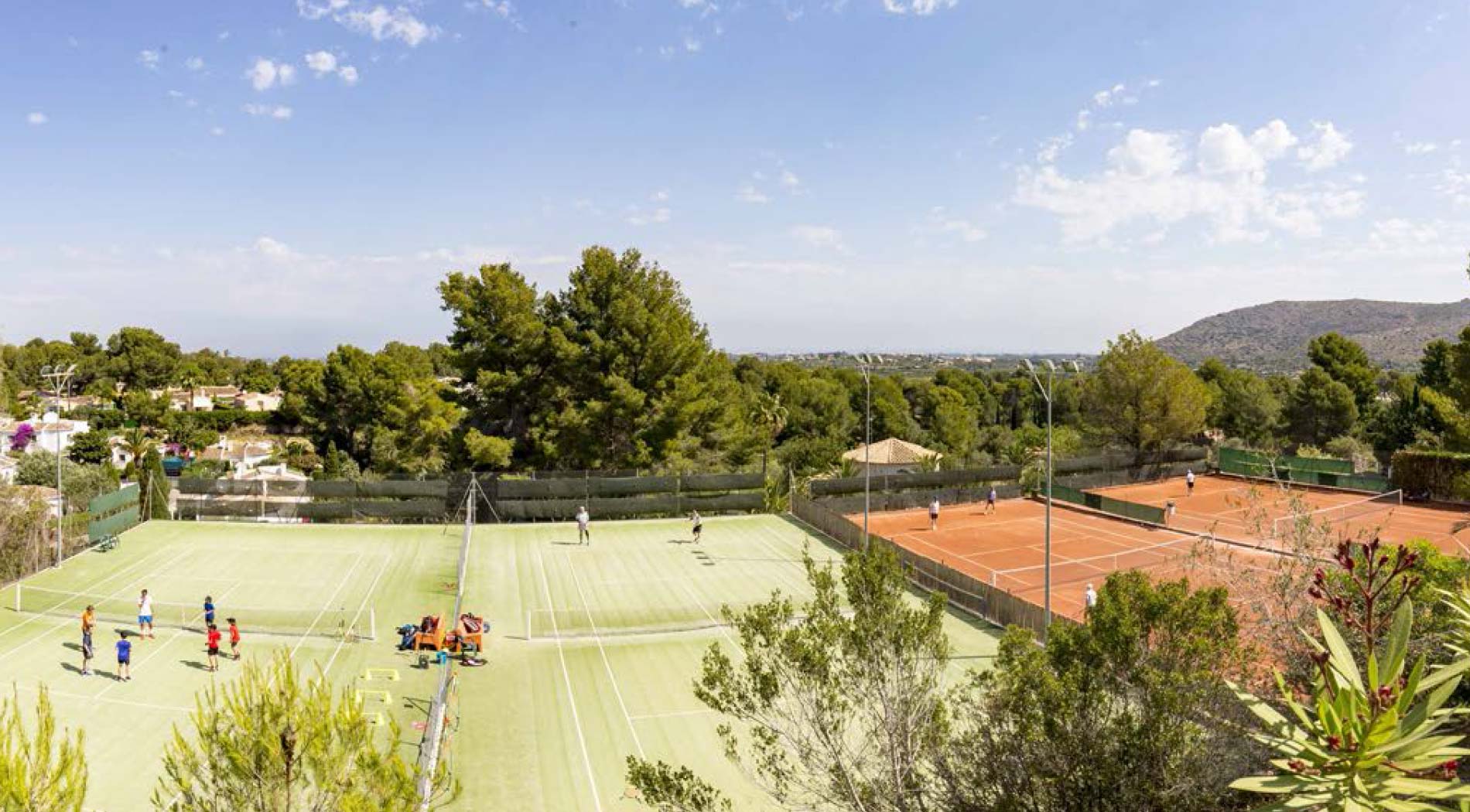 Tennis courses